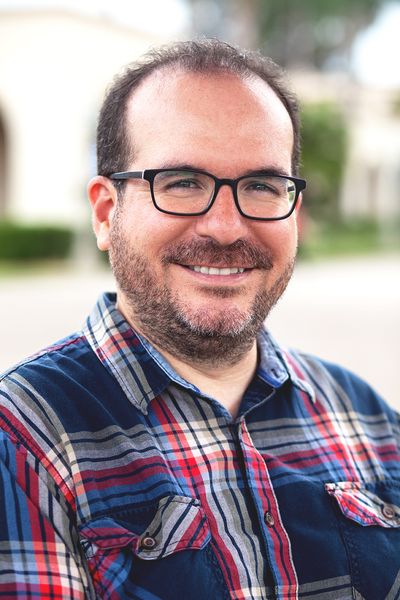 Xavier, founder of Kalyxo, smiling